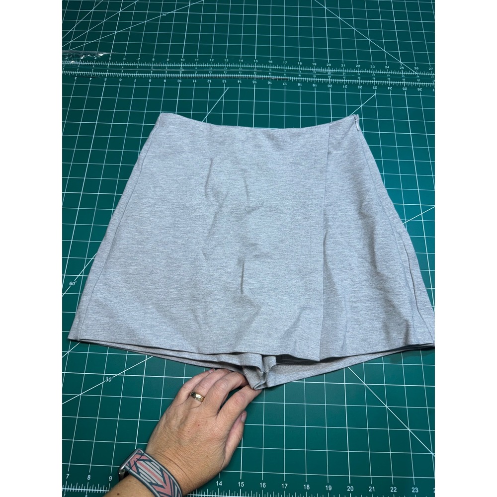 Zenana Women Gray Heather Knit Wrap Front Skort Side Zip Small